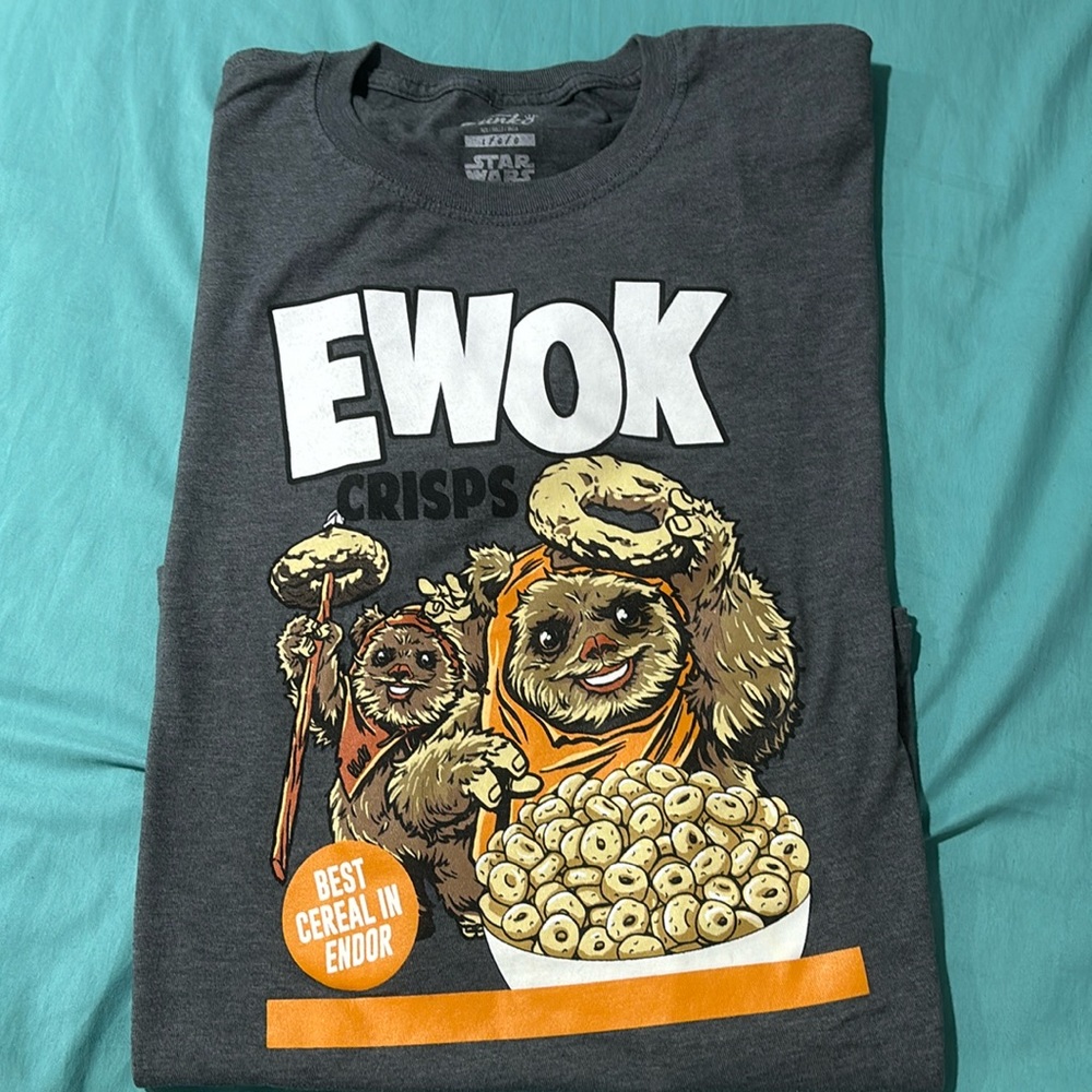 GRAPHIC TEE